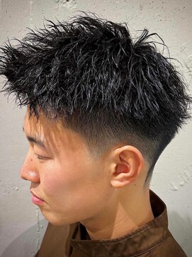 ビンゴ(BINGO) ba288ニュアンスカラー短髪ツーブロック刈り上げアップバング