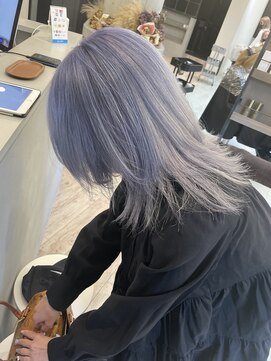 ルーブ トウキョウ(Loob. TOKYO) ペールブルー×ミディアムウルフ、レイヤー(くすみブルー、池袋)