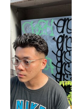 クロムトウキョウ ザ バーバー ネオン 新宿店(CHROM TOKYO the Barber ne/on) ツイストスパイラル/ツーブロック/フェード/オールバック