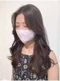 柔らかく毛流れ作るレイヤー くびれロング【横浜】