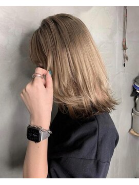 アルカナ 明治神宮前原宿(ARCANA) ホワイトグレージュ コンマヘア くすみブルー ダークアッシュ