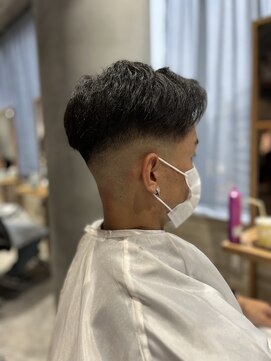 リーオオサカ(Lee Osaka) スキンフェード/kana