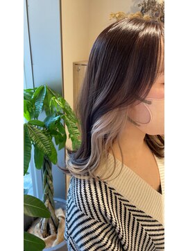 ミリィ 四日市(mily) ホワイトブロンド