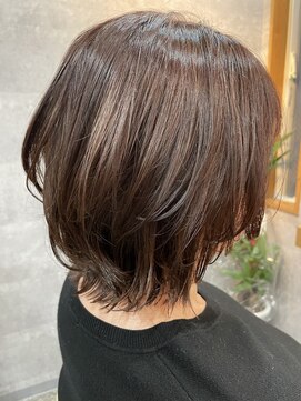 イシン(ISIN) 黒髪/縮毛矯正/髪質改善/ヘルシーロング[保土ヶ谷]