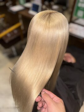 リー ルーチェ 布施(Lee Luce) ホワイトブロンド