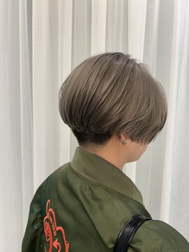 ビーエリアプレミアータ(BE AREA PREMIATA) シルバー×ハンサムショート。