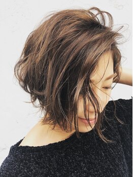 ベロニカ(Beronica)の写真/《新小岩駅徒歩2分》クセや骨格を見極めたカットと透明感カラーで、あなたの“なりたい”を叶えます♪