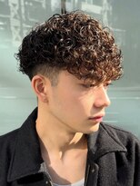 フィフス(fifth)&nbsp;刈り上げスペインカール外国人風パーマフェードスパイラルパーマ