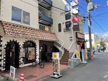 アマ サロン(AMA SALON)の雰囲気（服部天神駅を江坂方面へ徒歩3分、このビルの2階です。）