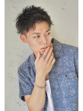 ロミーオム 本厚木(ROMMY. Homme) 刈り上げツーブロックアップバングショートメンズヘア