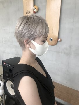 リリ(Riri) アリサショートブロンド