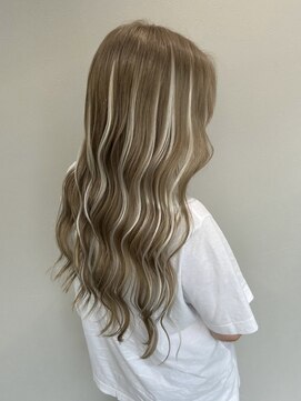 リレイス 四日市(RELACE) ベージュ×ホワイトハイライト