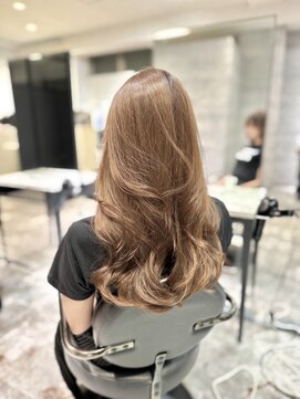 アクション 心斎橋店(ACTION) 20代30代大人可愛いレイヤーカット　くすみベージュ透明感カラー