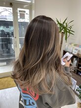 イロ(iLo) 大人の品があるバレイヤージュ