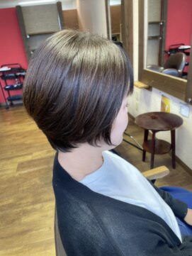 ヘアーズ はれるや(hair's) 透明感ココアブラウン艶カラー×小顔ショートボブ30代40代50代
