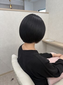 ルフトバイアンビエンテ(Luft by ambiente) 黒髪ボブ　丸みボブ