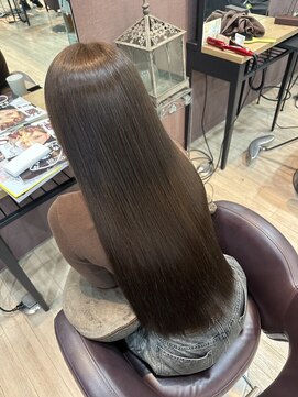 フレイズ(Frays) 艶髪ストレート×透明感ブラウン