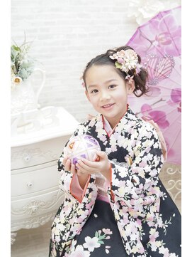 ベリー(Berry) 7歳女の子 桜×黒着物