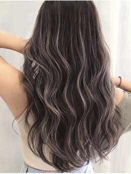 ビープラス(B+)の写真/あなただけの”似合う”デザインカラーをご提案。