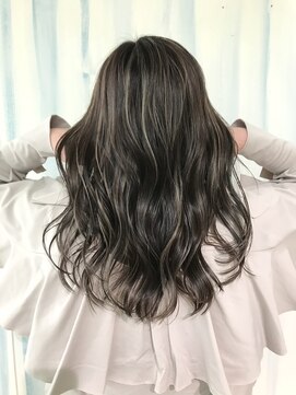 アップ(A+hair) ダークアッシュ_コントラストハイライト＿脱白髪染め_レイヤー