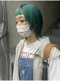 bibitoグリーンカラー　ショートウルフ　ブリーチ　ダブルカラー