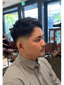 ルドローブラントオオサカ(LUDLOW BLUNT Osaka) 【ルドローブラント】フェードカット ビズネスマン癖毛風パーマ