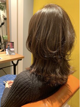 ムーン(moon) #ミディアムヘア#斜めバング#グレージュカラー