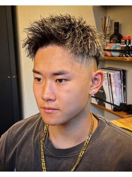 ビンゴ(BINGO) 1278ハイライトフェードハイトーンカラー刈り上げバーバーカット