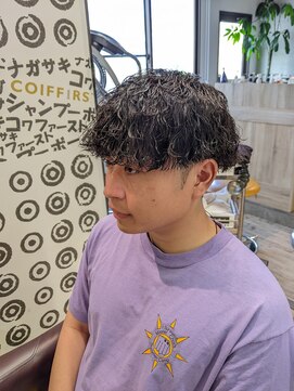 コワファーストナガサキシャンプーボーイ(COIFF1RST NAGASAKI SHAMPOO BOY) vマッシュ×波巻きスパイラルパーマ
