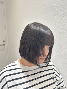 アドラーブル ココロ 新潟(adorable CoCoLo) ぱつっと姫カットボブ