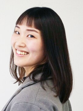 シルフィ(sylph) 前髪ぱっつん＿美髪で大人可愛いストレートヘア♪