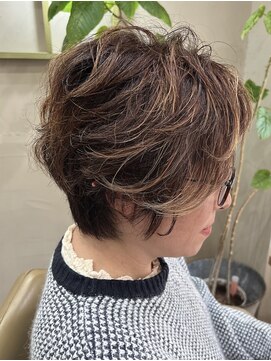 【コトノハ】大人ショートパーマ小顔スタイルトップにボリューム