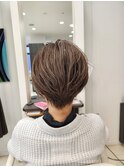大人ショート×白髪ぼかし×ベージュ