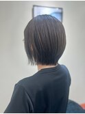 くすみ系ブラウン　外はねボブ