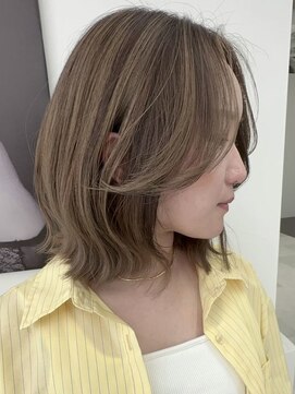 ビーシャンス(B.Chance) ボブに飽きた方におすすめ！くびれレイヤーカット×デザインカラ