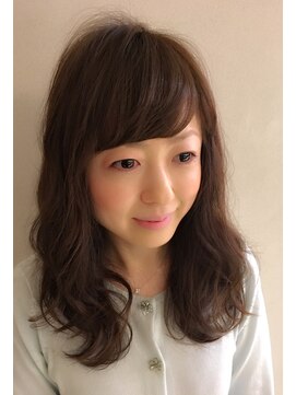 ロンド 銀座(Lond) 柔らかベージュのゆるふわロングスタイル 担当 本田奈穂美