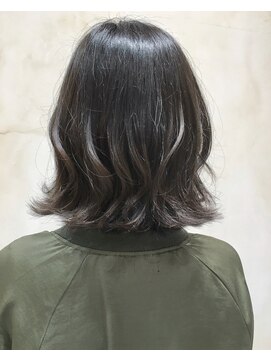 クレアール(CREAR) 外ハネグレージュボブ
