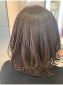 耳掛けもオシャレにきまるフィット感がキュートなボブ
