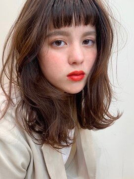 エムスラッシュ アヴェダ 自由が丘(M.SLASH AVEDA) 切りっぱなし前髪外ハネくせ毛風ウェーブミディアムレイヤー