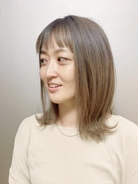 ピエドプールポッシュ(PiED DE POULE POCHE) オン眉前髪のハイトーンミディアム