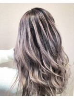 カルフール ロコ 草加西口店(Carrefour LOCO) パールラベンダーのコントラストバレイヤージュ