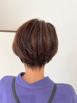 ロカ(Roca) 頭の形が綺麗に見える丸みショート