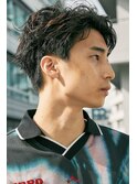 センターパートニュアンスパーマ刈り上げツーブロックメンズヘア