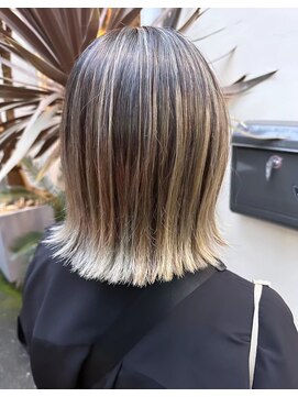 サーティーン(THIRTEEN) 外国人風ヘアー☆ハイライトとティージング☆白髪ぼかしにも◎