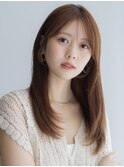 顔周りレイヤー　ミディアム　前髪　ベージュ　ストレート