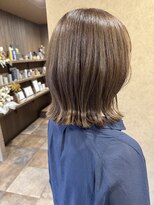 イロハ(iroh)&nbsp;イルミナカラー/新色アース/外ハネスタイル