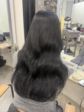 ガーランドウメダ(Garland umeda) 美白効果〇ブルーグレージュ 担当Himawari