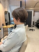 ヘイリー(HAILEY) 丸みショート×シアーベージュ×赤みなしカラー