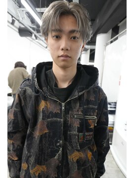 ピア ヤクイン(Pia Yakuin) 前髪たらしのミルクティーグレージュまる