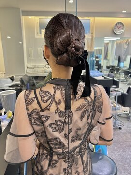 ケンジ 横浜(KENJE) タイトヘア/シニヨン/ベロアリボン/お呼ばれヘア